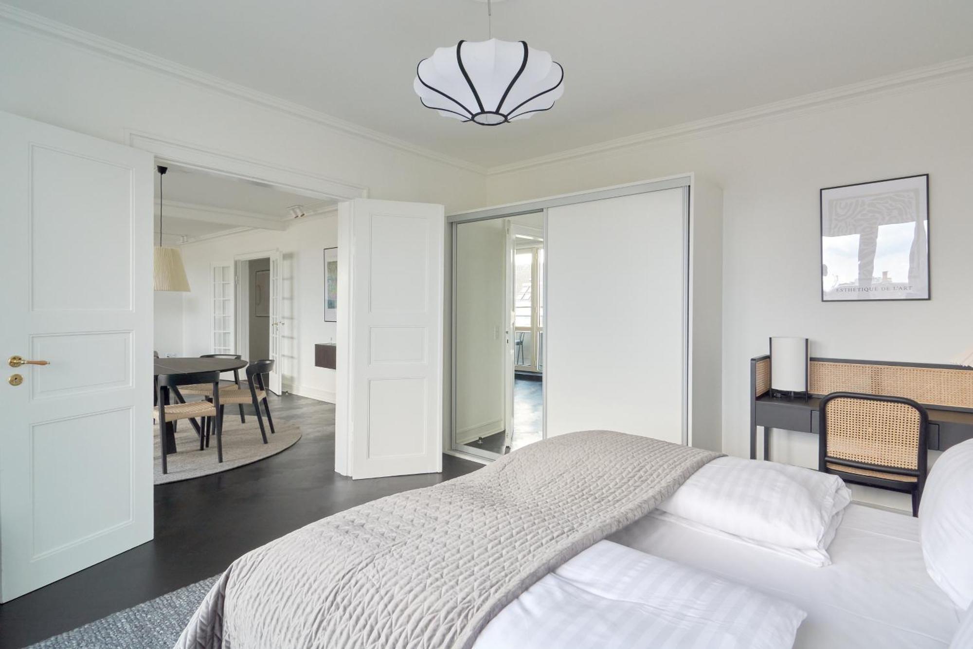 Beautiful 3 Bedroom Near Shopping & Metro * Kopenhagen
